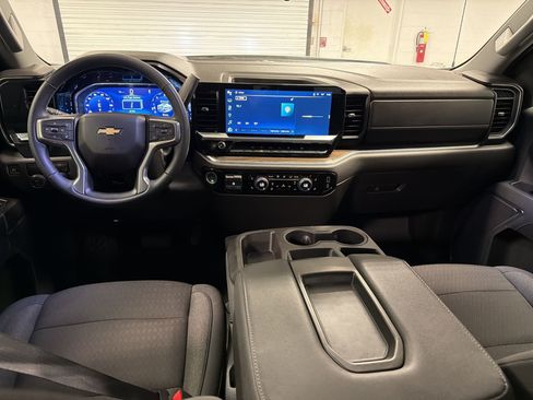 Used 2023 Chevrolet Silverado 1500 LT RWD image 14