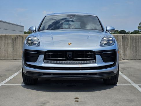 Certified 2026 Porsche Macan AWD/4WD image 11
