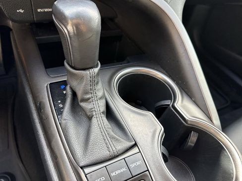 Used 2021 Toyota Camry SE image 14