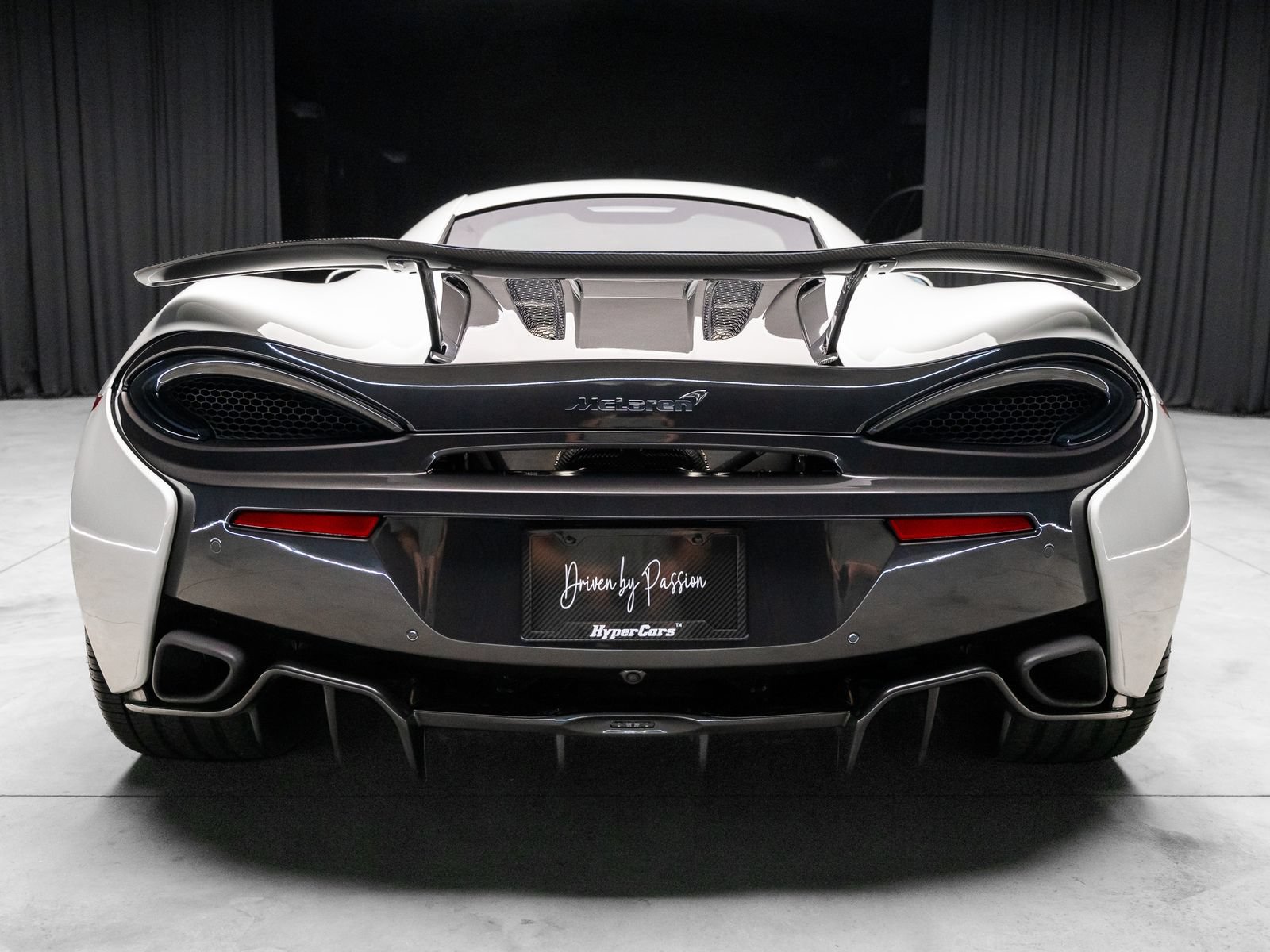 Used 2016 McLaren 570S Coupe RWD image 32
