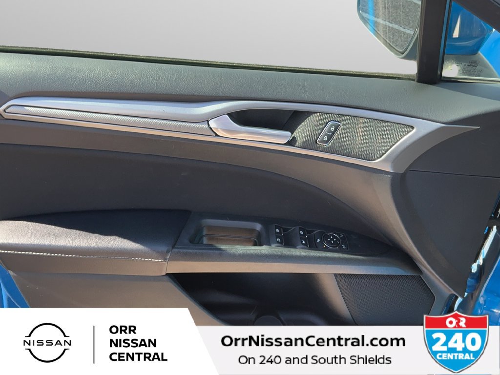 Used 2019 Ford Fusion SE FWD image 16