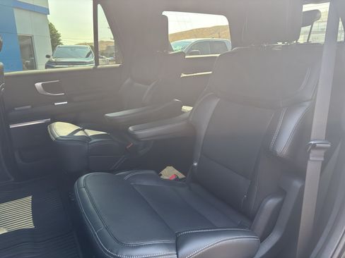 Used 2026 Ford Expedition Platinum w/ Stealth Appearance Package AWD/4WD image 6