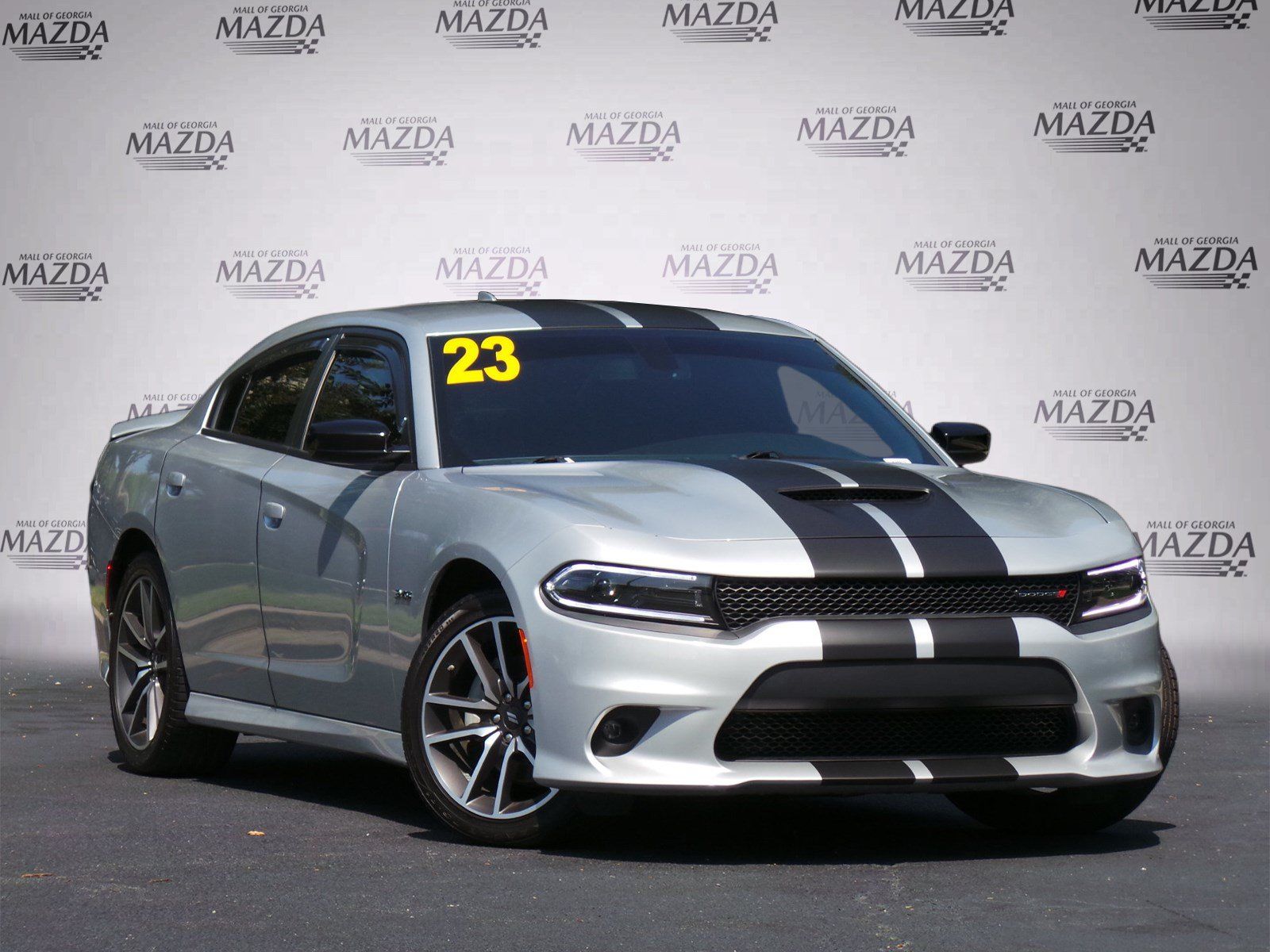 Used 2023 Dodge Charger R/T w/ Plus Group RWD image 2