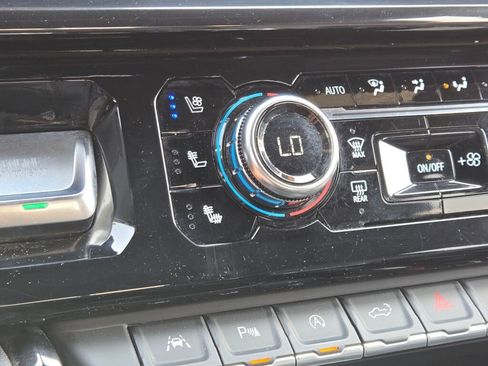 Used 2023 GMC Sierra 1500 AT4 w/ AT4 Premium Package image 33