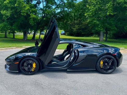 Used 2017 McLaren 570S Coupe image 8