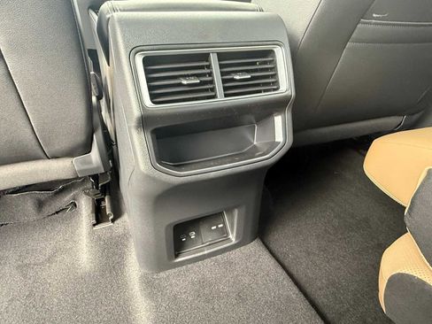 New 2026 Volkswagen Atlas Cross Sport SE image 12