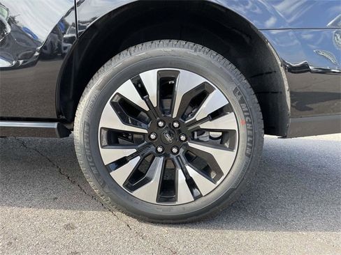 New 2025 Ford Expedition Max Platinum w/ Driver's Package image 4