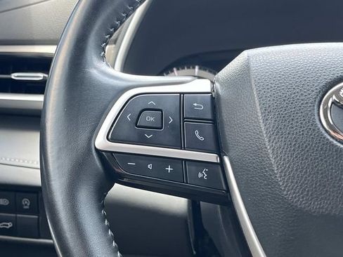 Used 2023 Toyota Highlander XLE AWD/4WD image 33