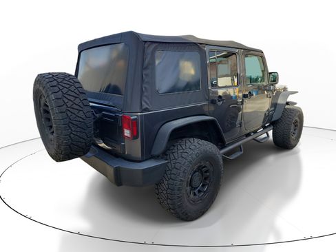 Used 2018 Jeep Wrangler Unlimited Sport S AWD/4WD image 5