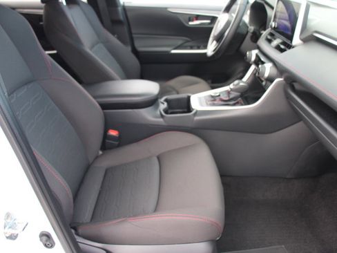 Certified 2025 Toyota RAV4 SE image 21