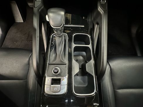 Used 2025 Kia Telluride S FWD image 31