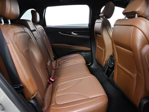 Used 2023 Lincoln Nautilus Reserve AWD/4WD image 18