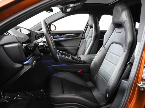 Certified 2025 Porsche Panamera image 5
