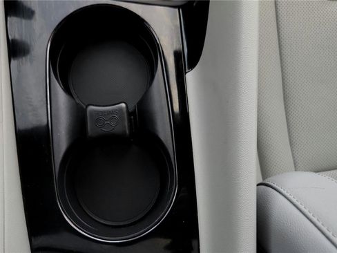 Used 2022 Hyundai Elantra Limited image 46