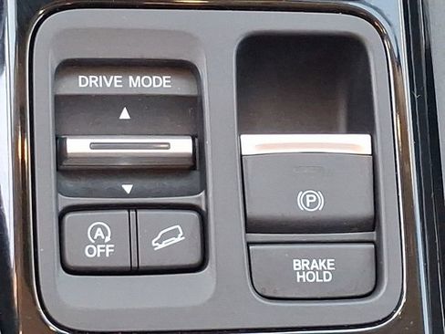 Used 2025 Honda Pilot EX-L image 24