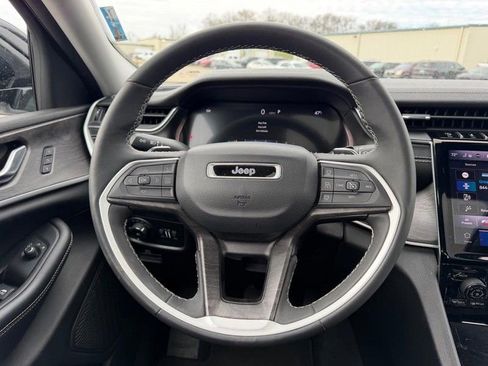 Used 2023 Jeep Grand Cherokee L Limited image 12