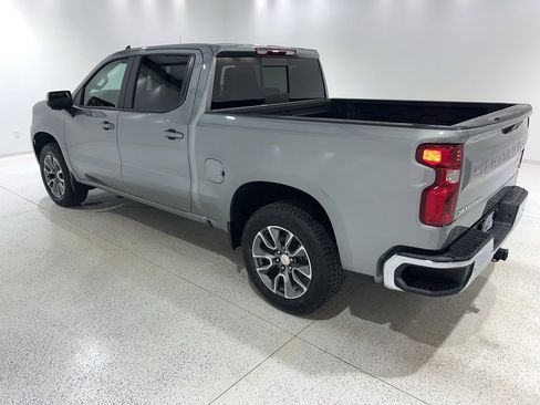 Used 2025 Chevrolet Silverado 1500 LT image 3