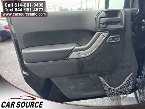 Used 2013 Jeep Wrangler Unlimited Sahara w/ Connectivity Group image 15