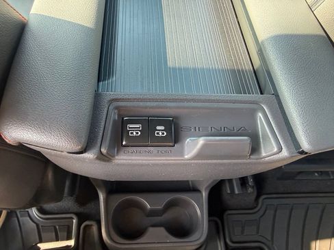Used 2022 Toyota Sienna XSE w/ XSE Plus Package AWD/4WD image 35