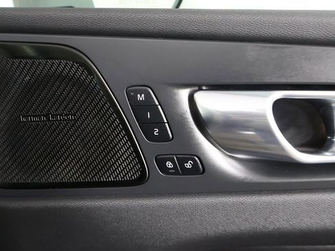 Used 2022 Volvo XC60 B6 Inscription w/ Climate Package image 37