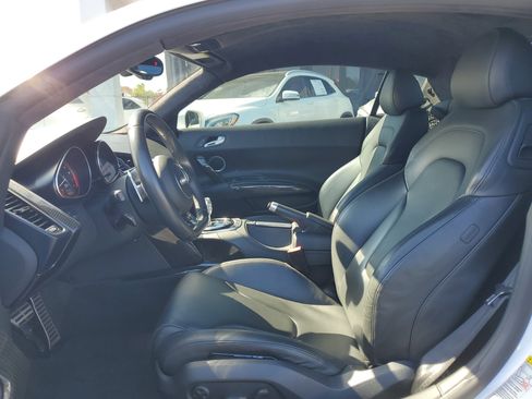 Used 2015 Audi R8 V10 w/ Full Leather Package image 16