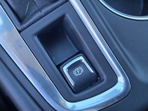Used 2023 Chevrolet Equinox LT AWD/4WD image 15