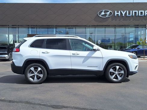 Used 2021 Jeep Cherokee Limited image 2
