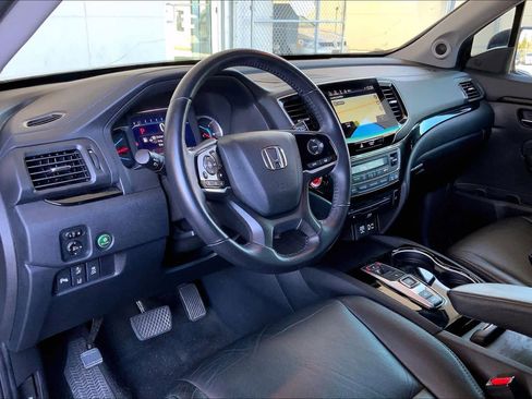 Used 2020 Honda Pilot Touring image 17