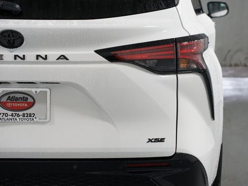 New 2026 Toyota Sienna XSE image 10