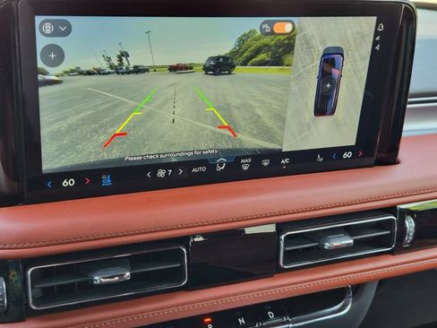Used 2025 Lincoln Aviator Reserve w/ Jet Appearance Package AWD/4WD image 13
