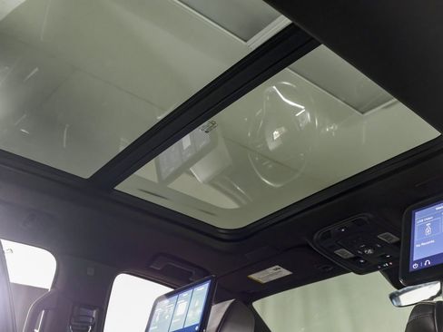 Used 2021 Cadillac Escalade ESV Sport w/ Driver Assist Tech Package image 23