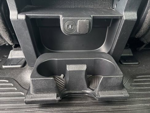 Used 2025 Ford F250 XLT image 30