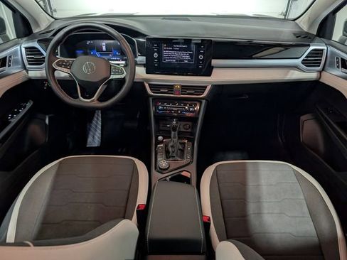 Used 2025 Volkswagen Taos SE image 11