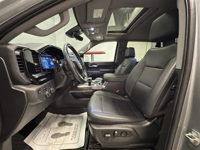Used 2023 Chevrolet Silverado 1500 LTZ w/ LTZ Premium Package AWD/4WD image 21