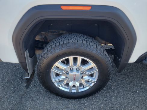 Used 2024 GMC Sierra 2500 SLT w/ SLT Convenience Package image 10