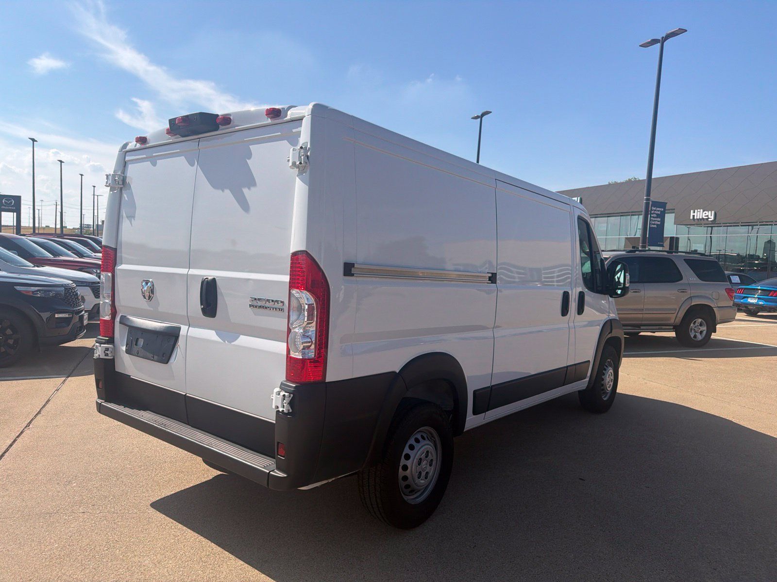 Used 2025 RAM ProMaster 2500 w/ Convenience Group FWD image 5