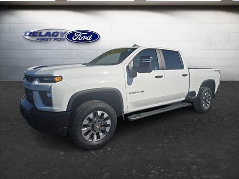 Used 2022 Chevrolet Silverado 2500 Custom w/ Custom Value Package AWD/4WD image 2