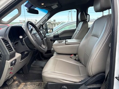 Used 2019 Ford F250 XL w/ Power Equipment Group image 8