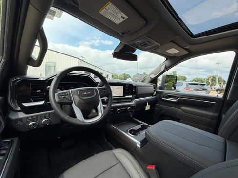 New 2026 GMC Sierra 2500 SLT w/ SLT Premium Package AWD/4WD image 17