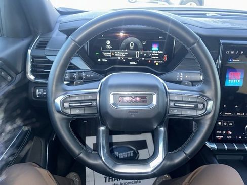 Used 2025 GMC Acadia Elevation image 14