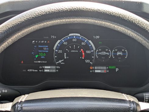 Used 2023 Toyota Tundra Limited w/ Power Package image 22