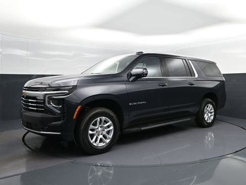 New 2026 Chevrolet Suburban LT w/ Comfort Package image 3