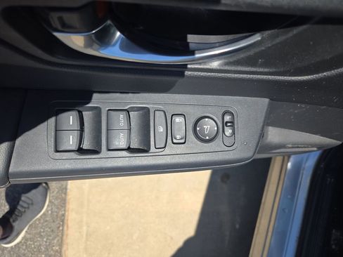 Used 2023 Honda CR-V EX image 12