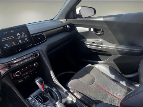 Used 2019 Hyundai Veloster 2.0 Premium image 20