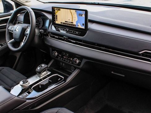 New 2026 Mitsubishi Outlander AWD image 43