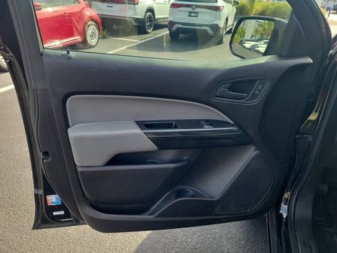 Used 2018 Chevrolet Colorado 2WD Extended Cab image 12