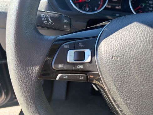 Used 2018 Volkswagen Tiguan S image 20