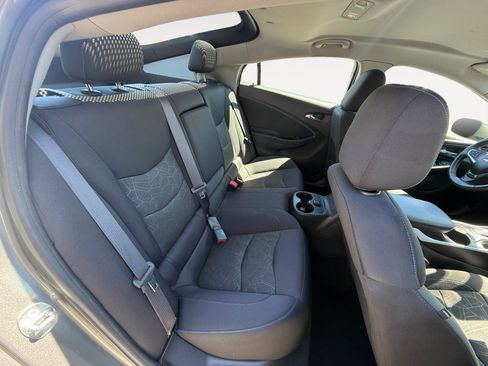 Used 2017 Chevrolet Volt LT w/ Comfort Package FWD image 18