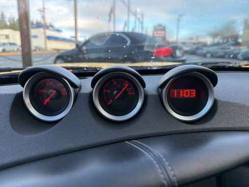 Used 2009 Nissan 370Z Touring w/ Sport Pkg image 18