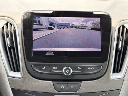 Used 2025 Chevrolet Malibu LT FWD image 17